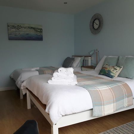 Coast 77 B&B Poole Buitenkant foto