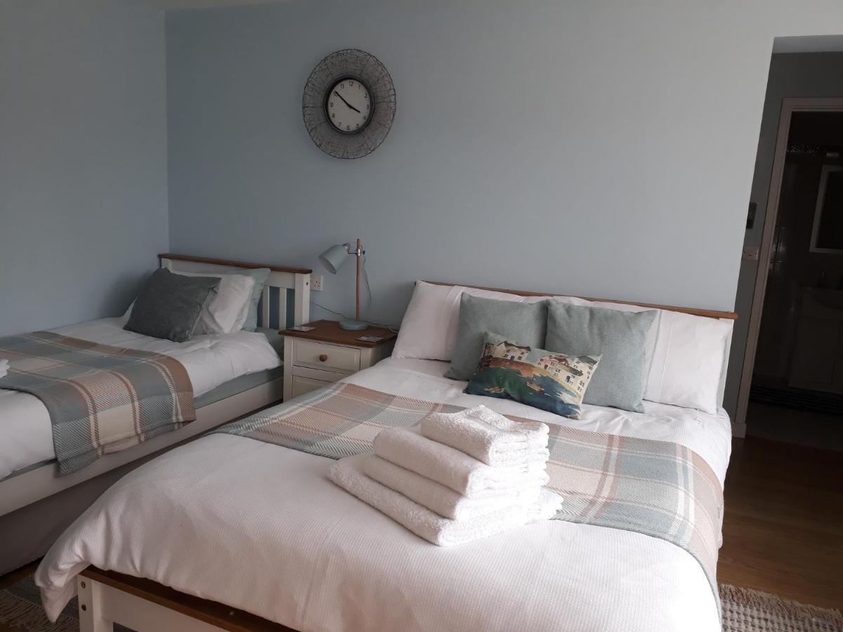 Coast 77 B&B Poole Buitenkant foto