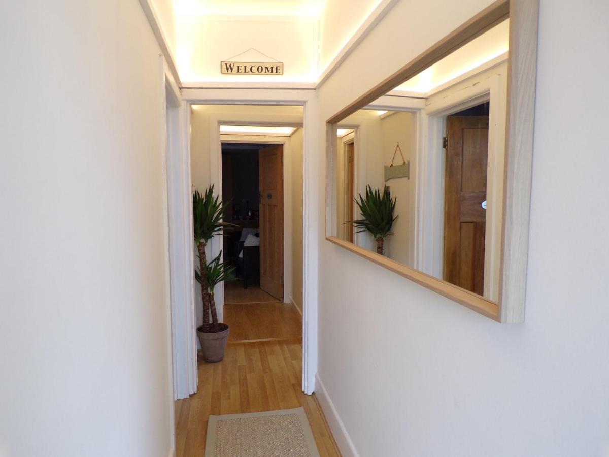 Coast 77 B&B Poole Buitenkant foto
